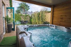 Luxe Vakantiehuis met Jacuzzi in Lunteren - Veluwe
